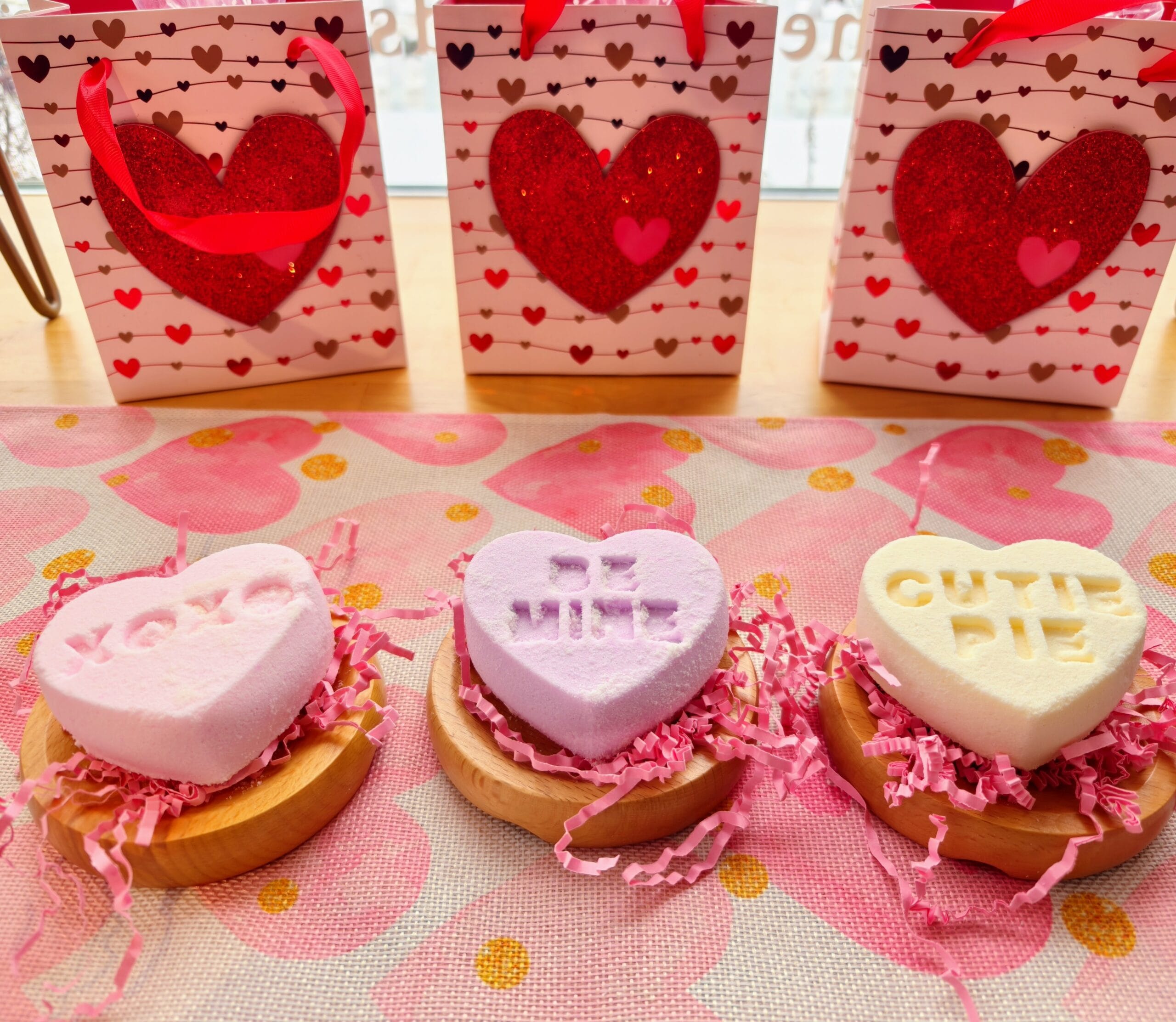 Be Mine Valentine Shea Butter Bath Bomb 330gr (set 110gr/each)